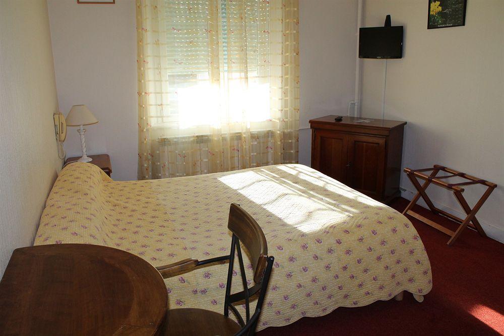 Hotel Moderne Gisors Bagian luar foto