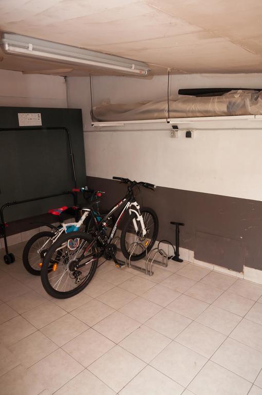 Hotel Moderne Gisors Bagian luar foto