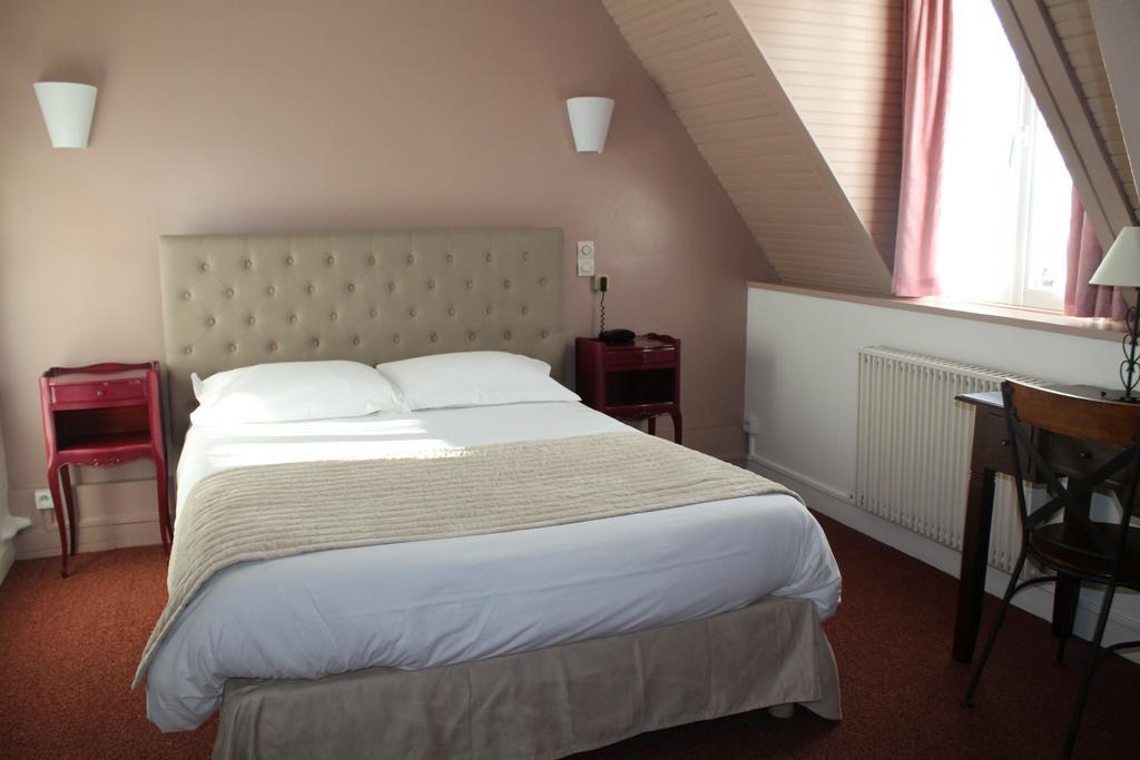 Hotel Moderne Gisors Bagian luar foto