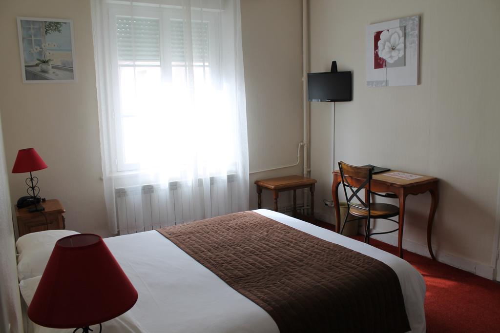Hotel Moderne Gisors Bagian luar foto