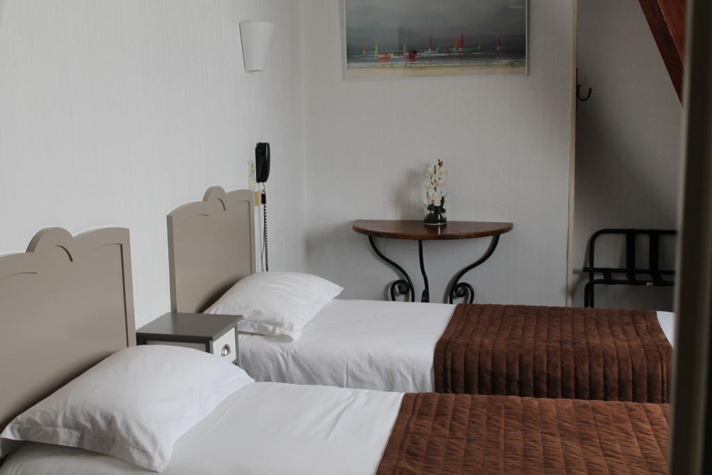 Hotel Moderne Gisors Bagian luar foto