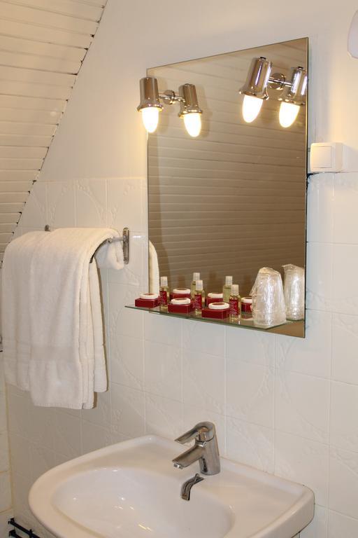 Hotel Moderne Gisors Bagian luar foto