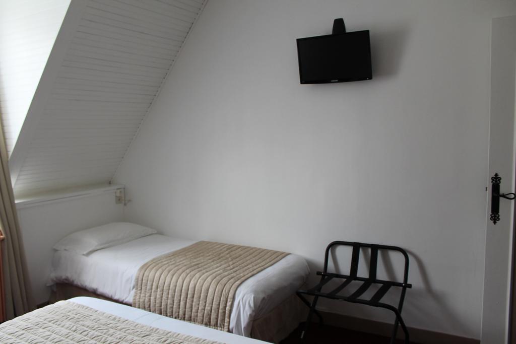 Hotel Moderne Gisors Bagian luar foto