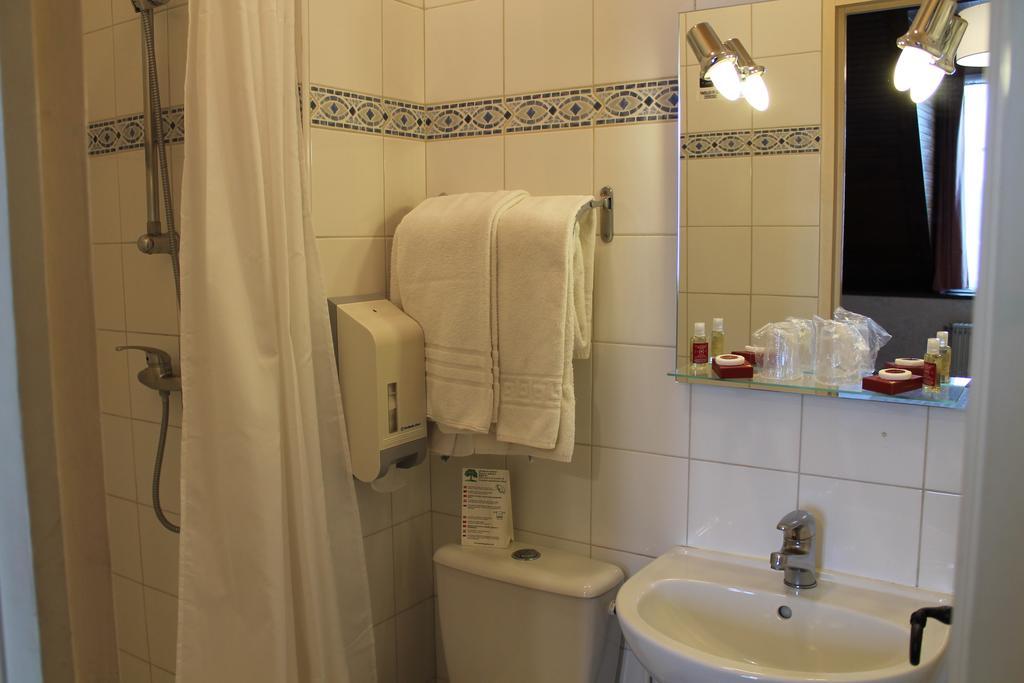 Hotel Moderne Gisors Bagian luar foto