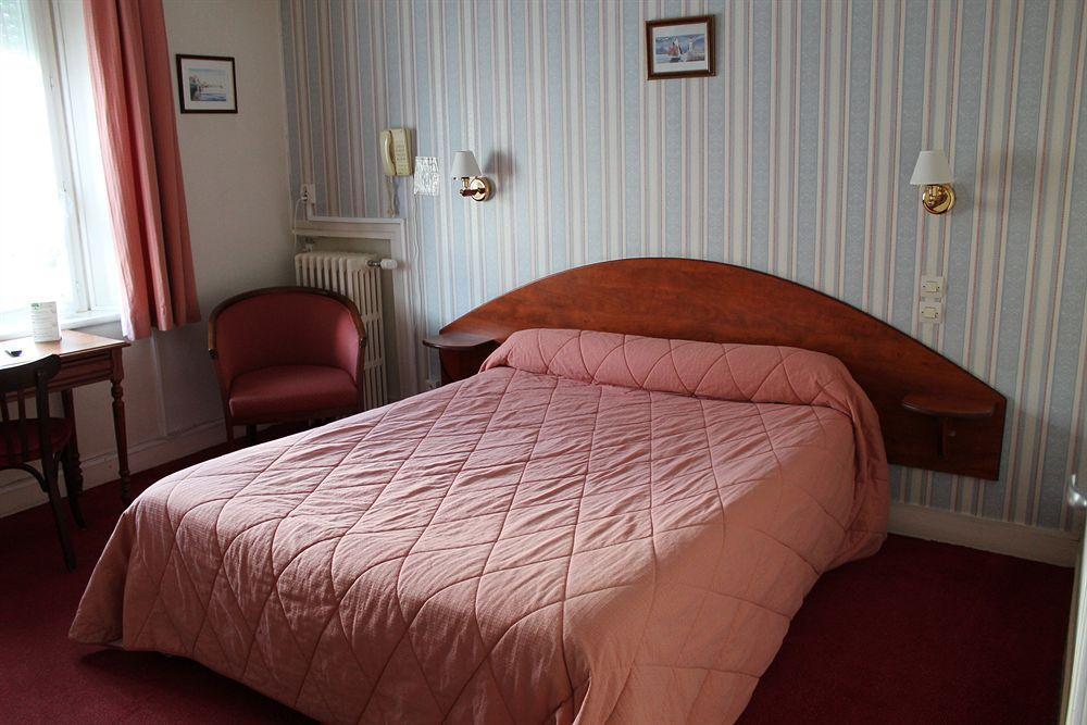 Hotel Moderne Gisors Bagian luar foto