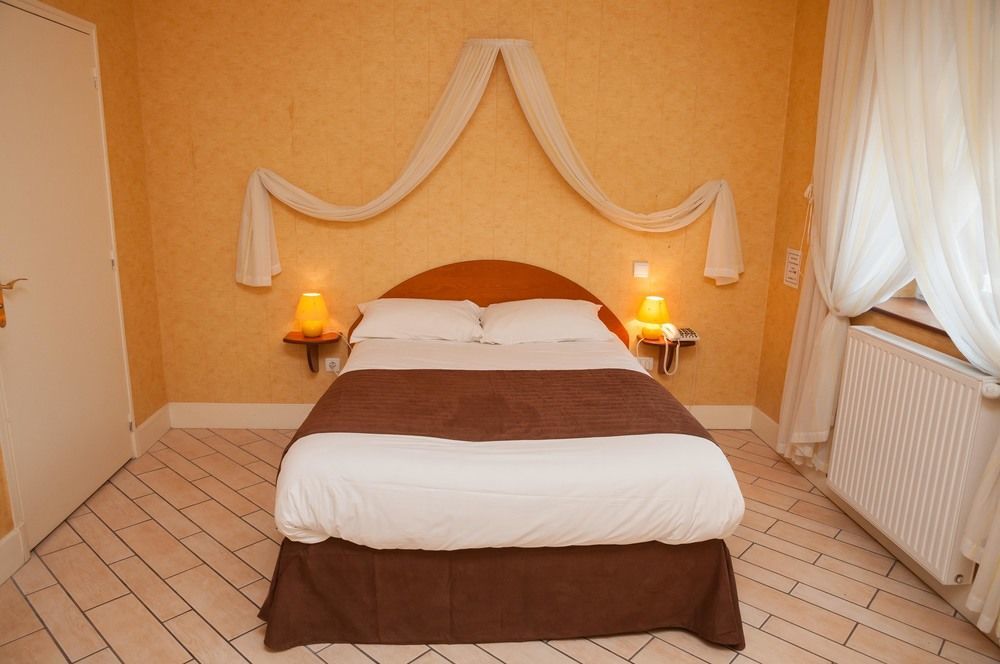 Hotel Moderne Gisors Bagian luar foto