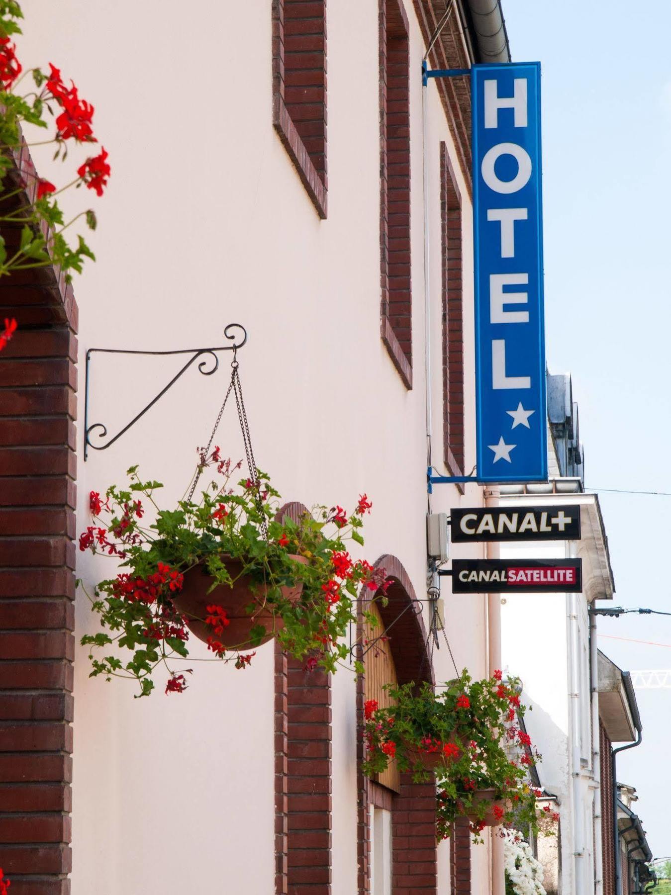 Hotel Moderne Gisors Bagian luar foto