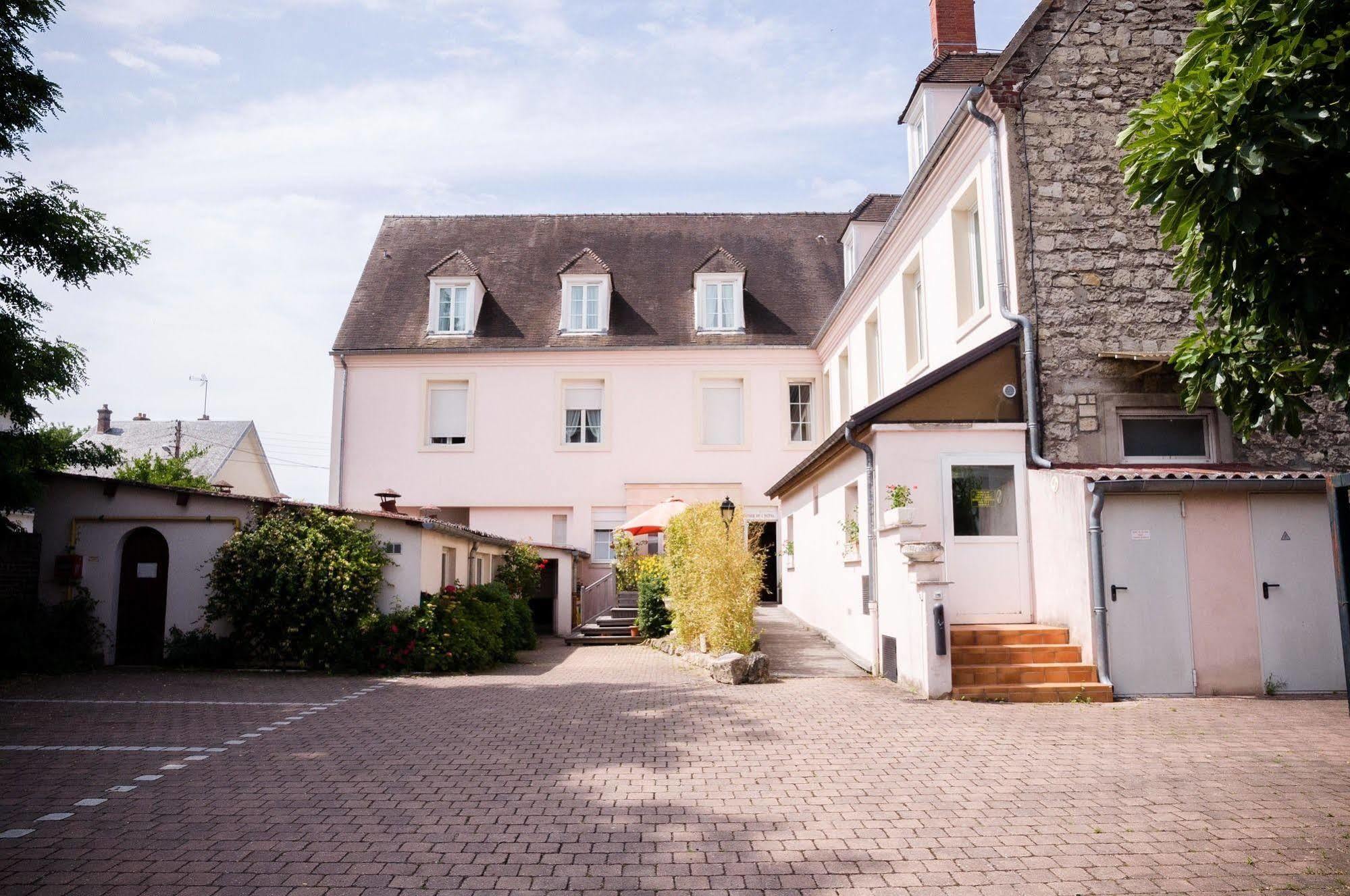 Hotel Moderne Gisors Bagian luar foto